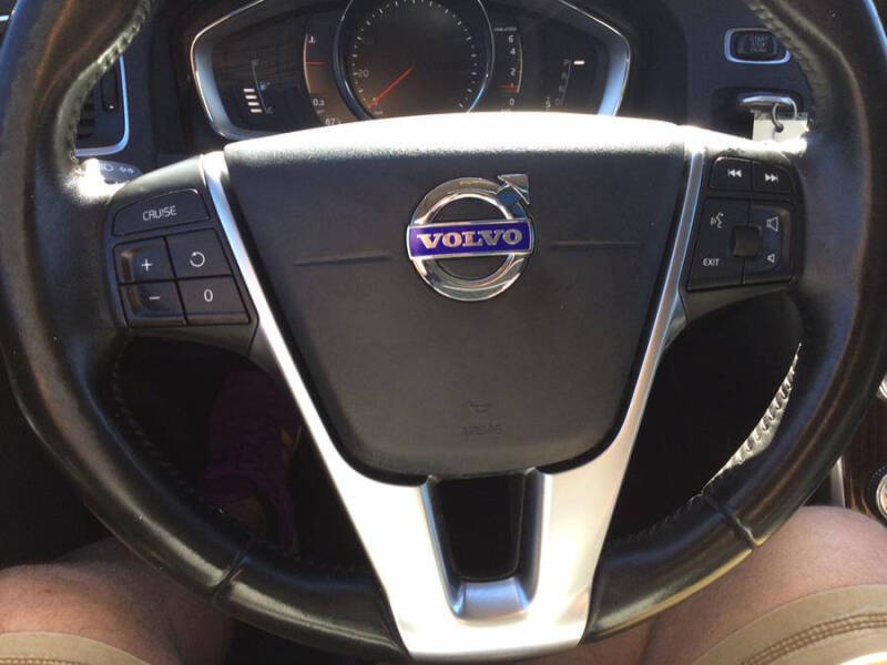 2017 Volvo V60 Cross Country T5 Premier