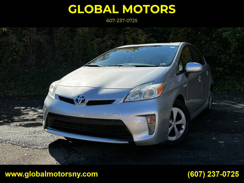 2014 Toyota Prius Two's photo