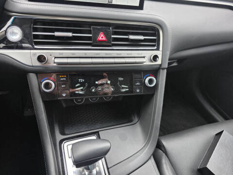 2025 Genesis G70