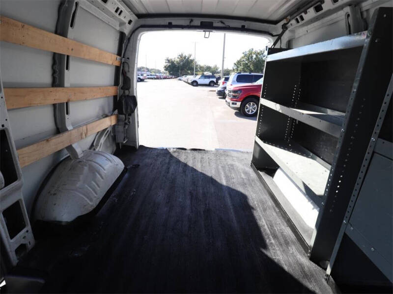 2017 GMC Savana 2500