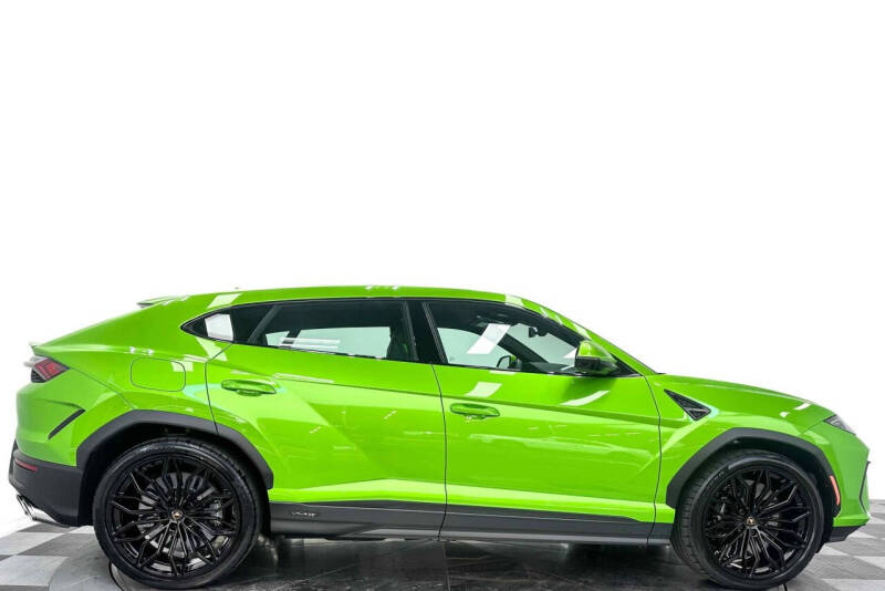 2025 Lamborghini Urus SE