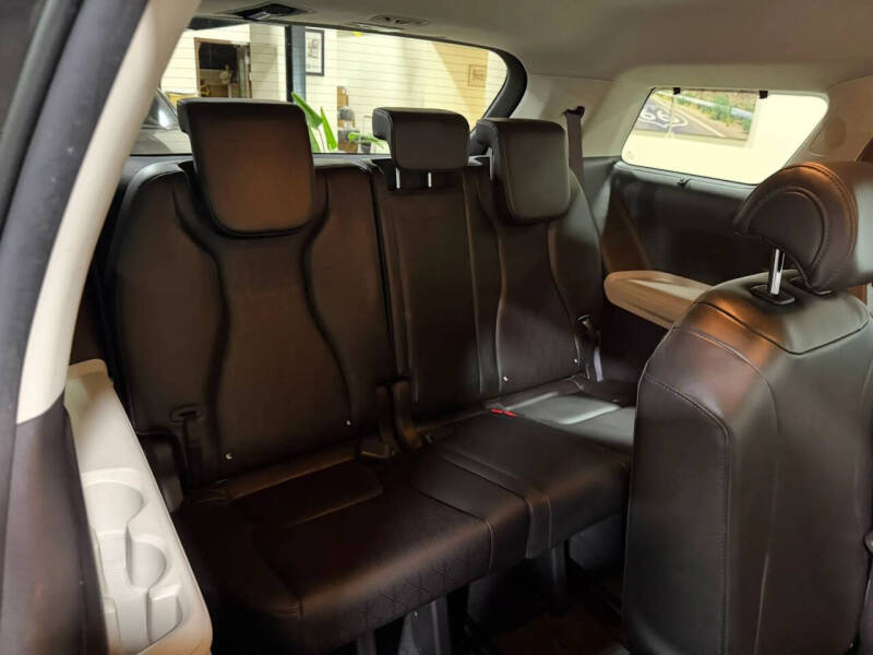 2023 Kia Carnival EX
