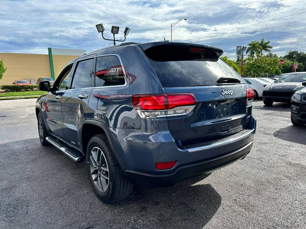 2020 JEEP Grand Cherokee SUV / Crossover - $27,995