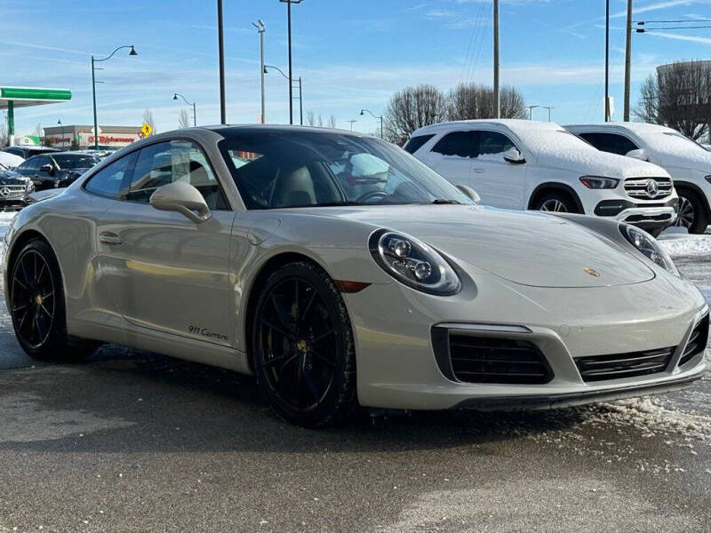 2018 Porsche 911 Carrera