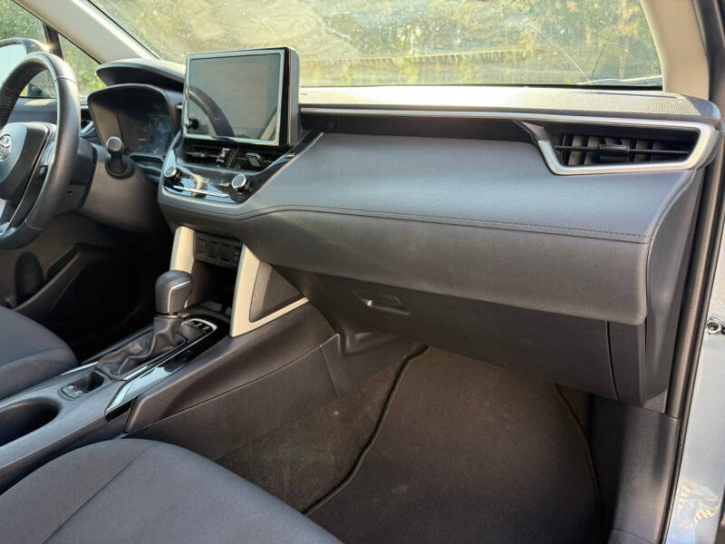 2024 Toyota Corolla Cross LE