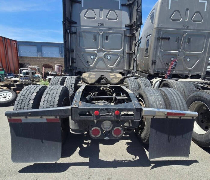 2022 Freightliner Cascadia