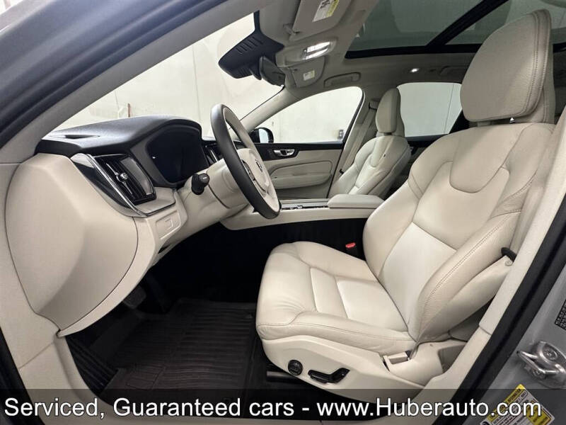 2024 Volvo XC60 B5 Plus Dark Theme