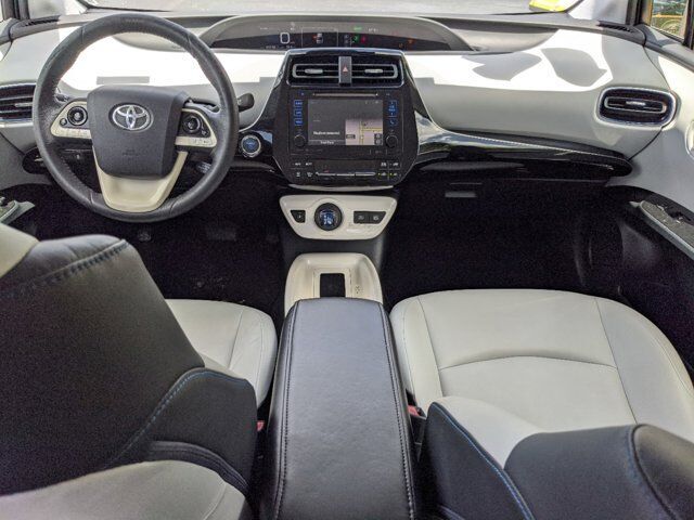 2016 Toyota Prius 9