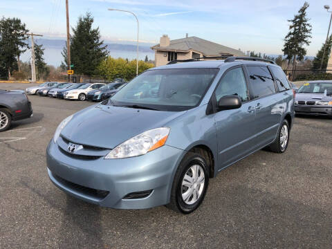 2006 Toyota Sienna for sale at KARMA AUTO SALES in Federal Way WA