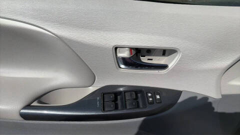 2013 Toyota Sienna SE 8-Passenger