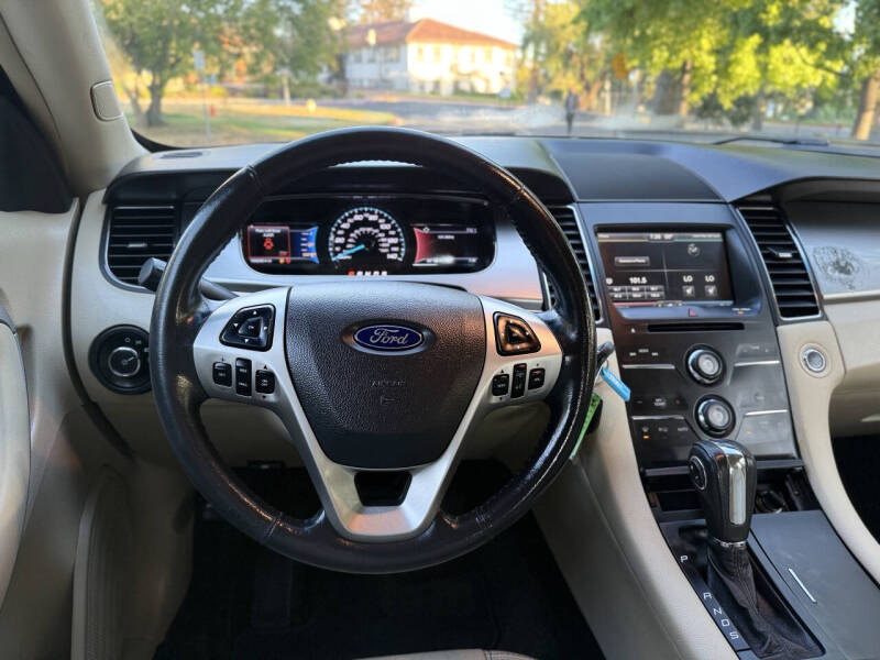 2014 Ford Taurus SEL