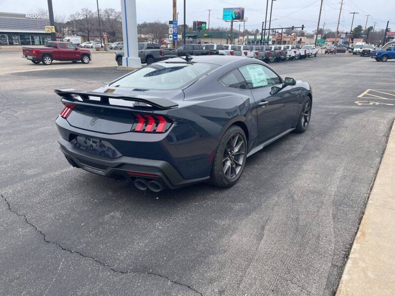 2025 Ford Mustang Dark Horse