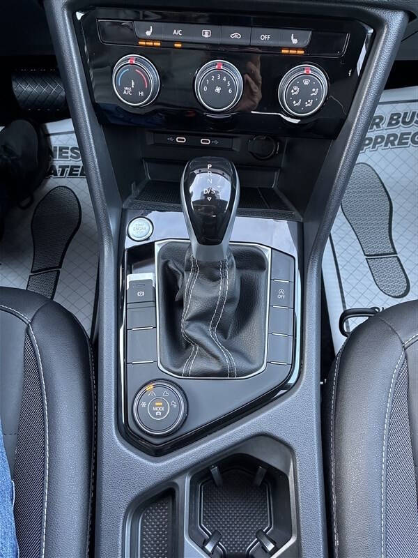 2023 Volkswagen Taos SE 4Motion