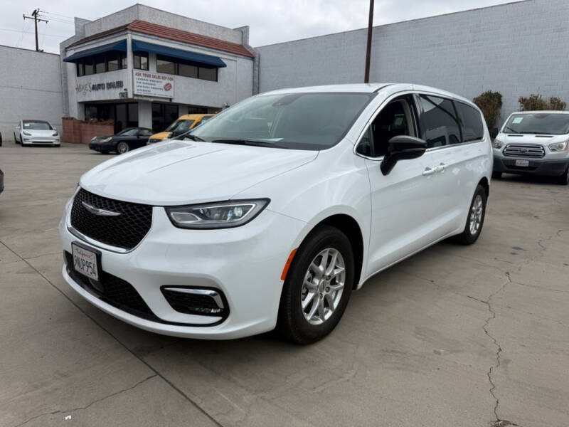 2024 Chrysler Pacifica Touring L