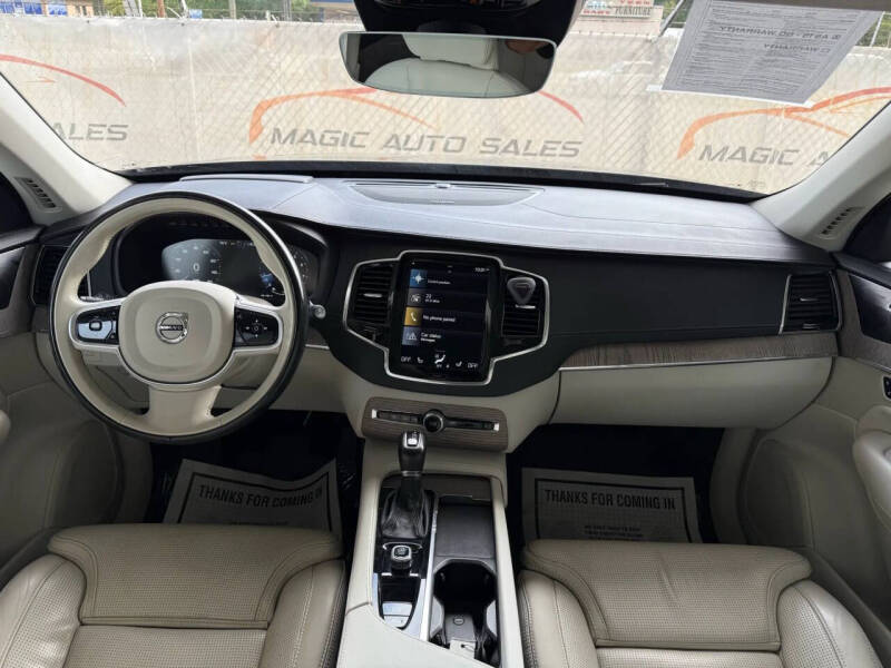 2022 Volvo XC90 T6 Inscription 7-Passenger