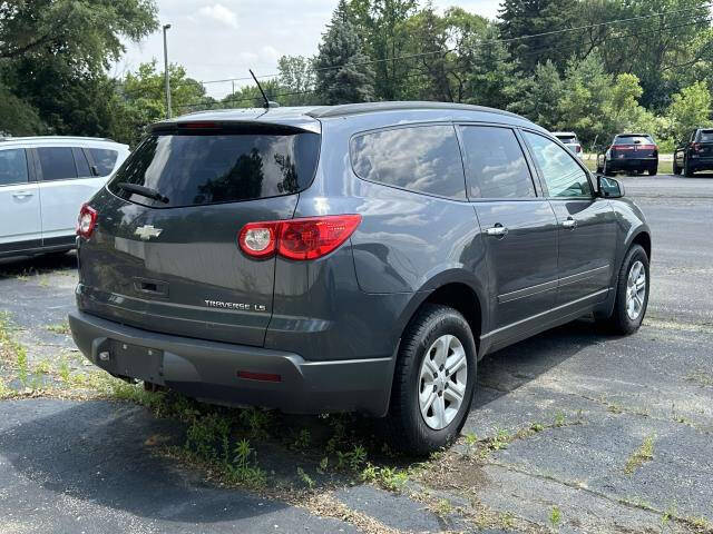 2011 Chevrolet Traverse LS