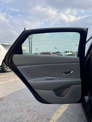 2024 Hyundai Elantra SEL