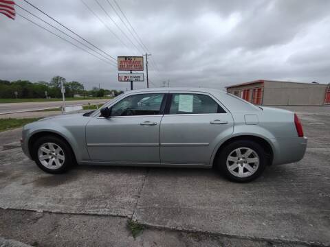 2006 Chrysler 300 for sale at BIG 7 USED CARS INC in League City TX