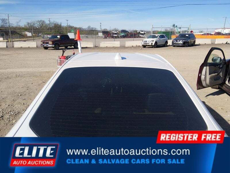 White 2017 Chevrolet Volt Premier Premier 4dr Hatchback 43