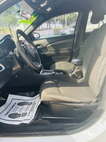 2013 Dodge Avenger SE