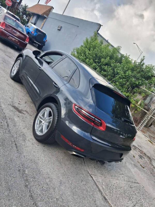 2017 Porsche Macan