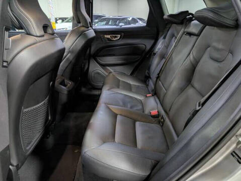 2025 Volvo XC60 B5 Plus Dark Theme