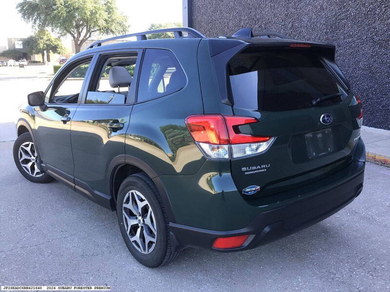 2024 Subaru Forester Premium