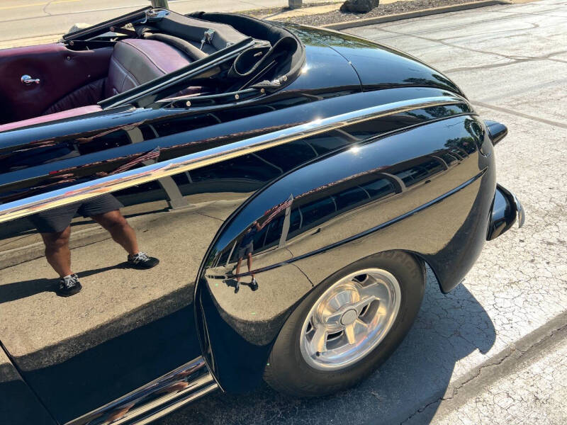 1947 Ford Super Deluxe
