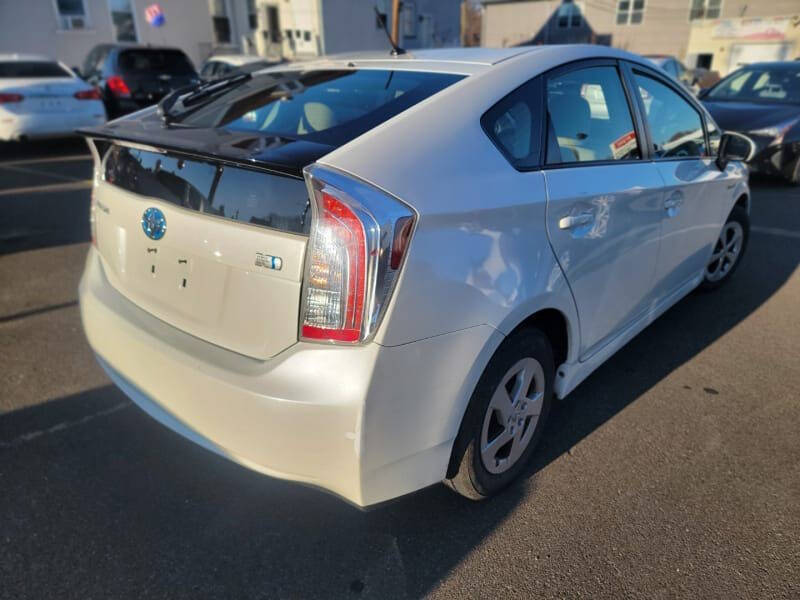2014 Toyota Prius Five