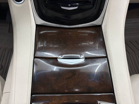 2017 Cadillac Escalade Luxury