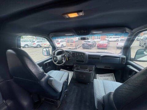 2000 Chevrolet Express G3500 LS