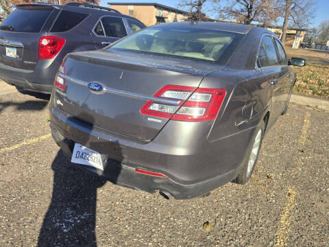 2014 Ford Taurus SE