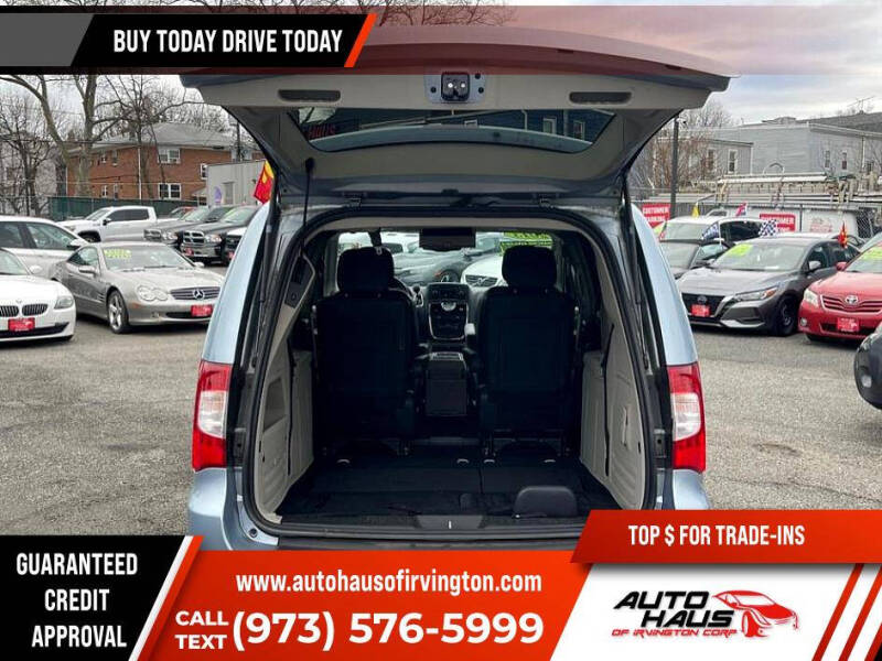 2013 Chrysler Town and Country Touring-L