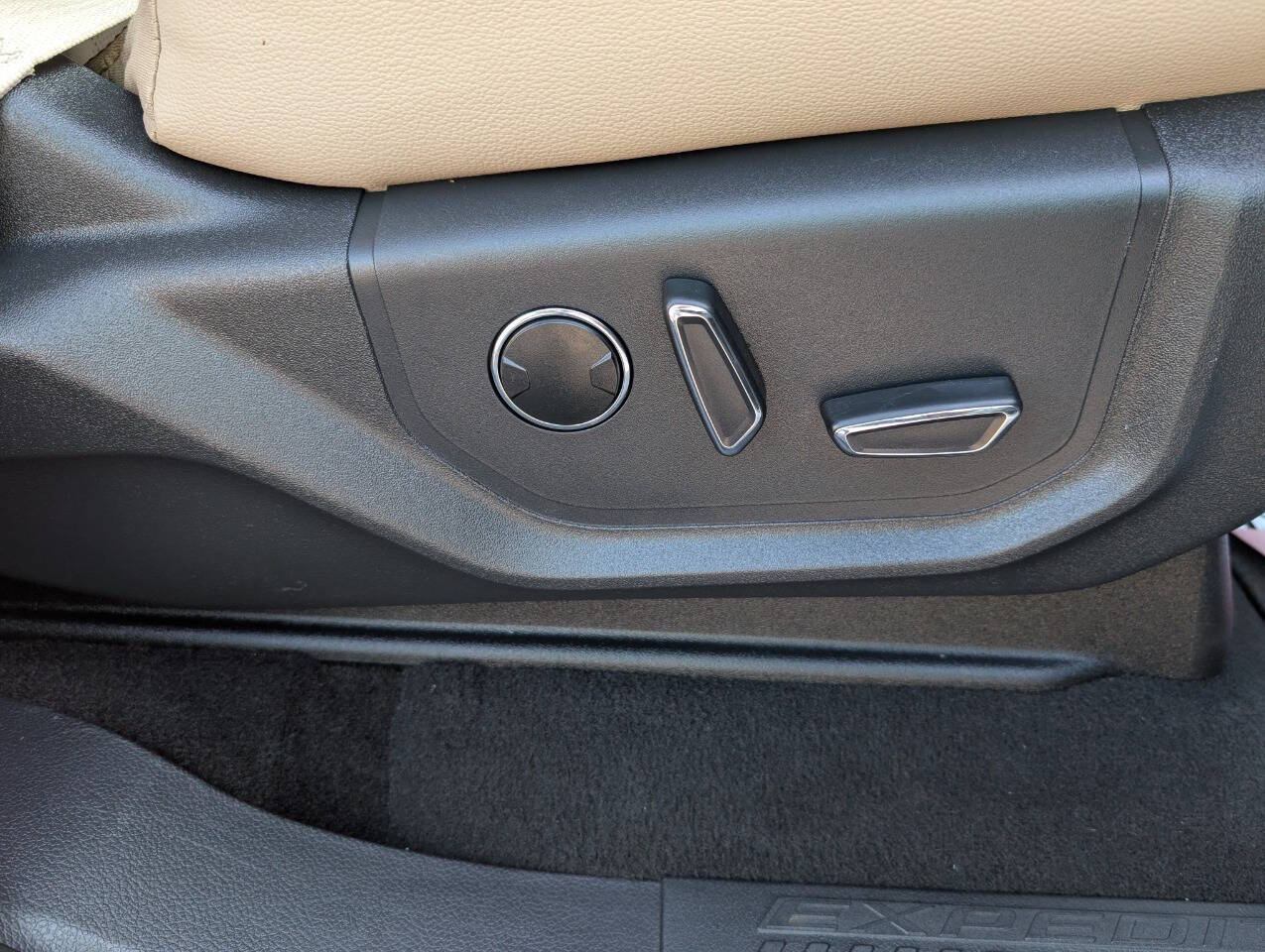 used 2023 Ford Expedition Max car, priced at $45,999