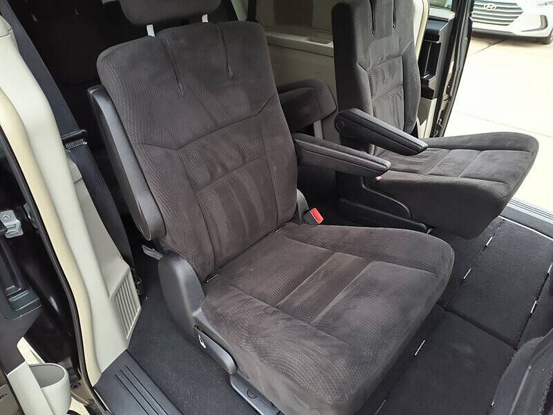 2014 Chrysler Town and Country Touring