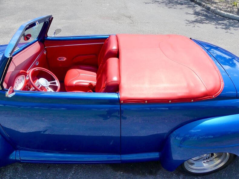 1948 Ford Super Deluxe