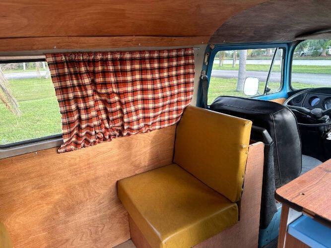 1973 Volkswagen Bus