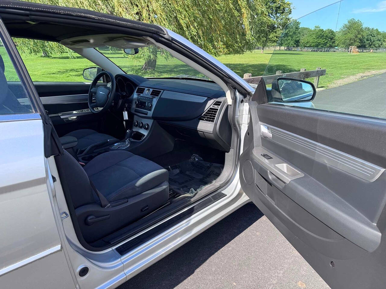 2009 Chrysler Sebring 14