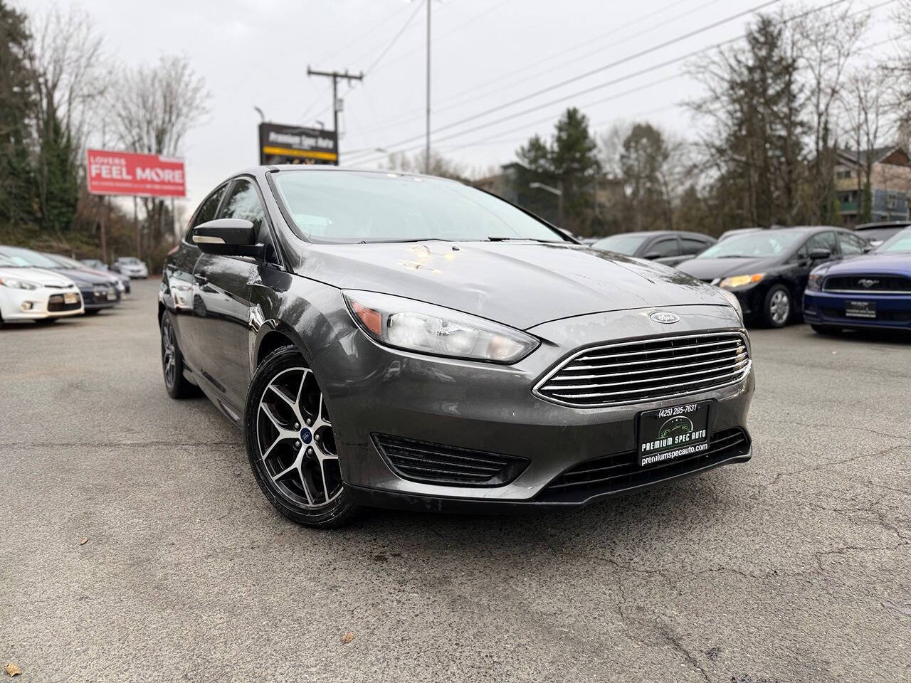2016 Ford Focus SE 4dr Hatchback's photo
