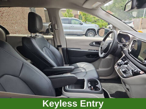 2024 Chrysler Pacifica Touring L
