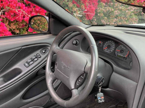 2003 Ford Mustang Premium