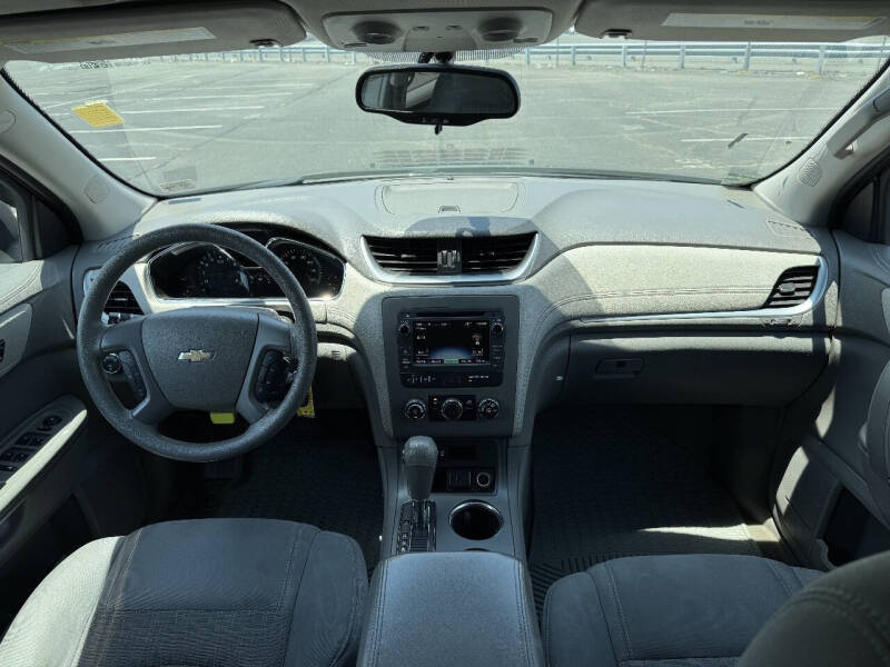 2017 Chevrolet Traverse LS