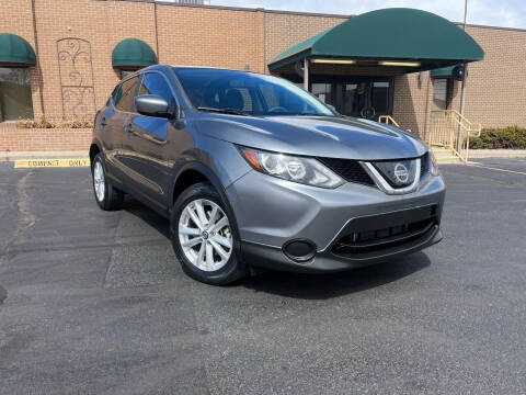 2019 Nissan Rogue Sport for sale at Modern Auto in Denver CO