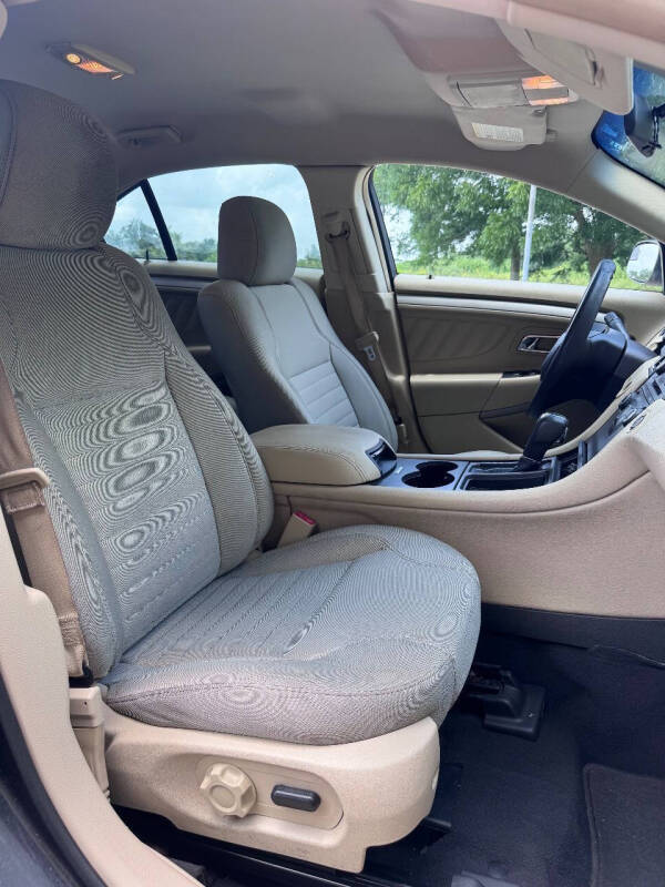 2018 Ford Taurus SE