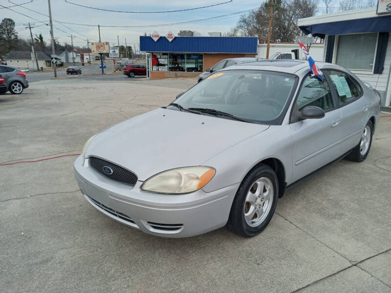 2005 Ford Taurus SE
