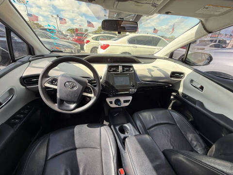 2016 Toyota Prius Three