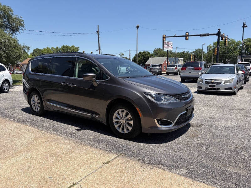 2017 Chrysler Pacifica Touring-L