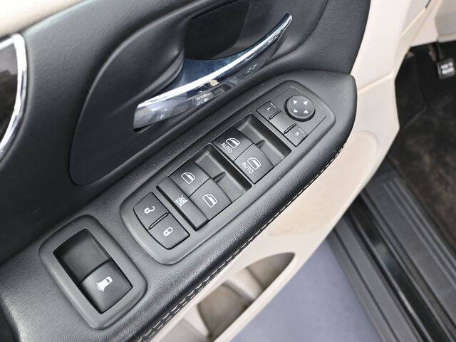 2014 Chrysler Town and Country Touring