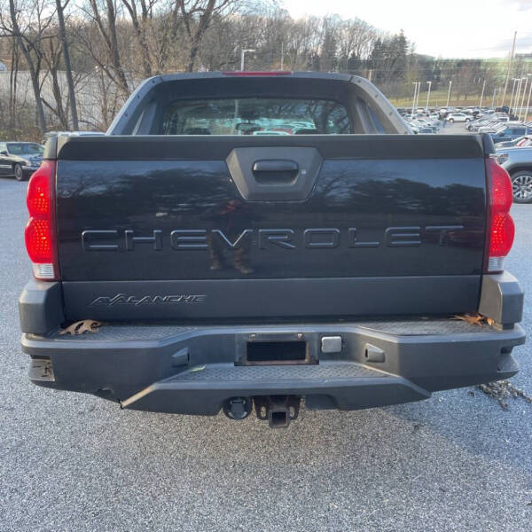 2005 Chevrolet Avalanche 1500 LS