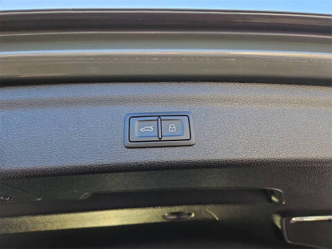 2022 Audi Q3 quattro S line Premium 45 TFSI